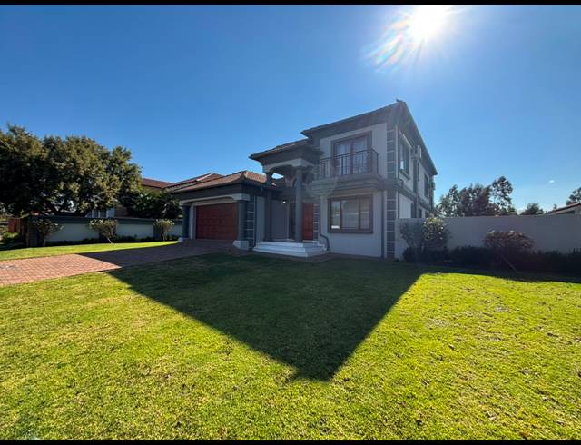 4 BEDROOM HOUSE FOR SALE IN HELDERWYK